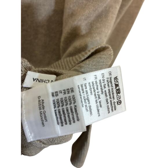 NWOT Allude Cashmere Women Sweater Preppy Nude Taupe Brown V-Neck Minimalist - Picture 4 of 5